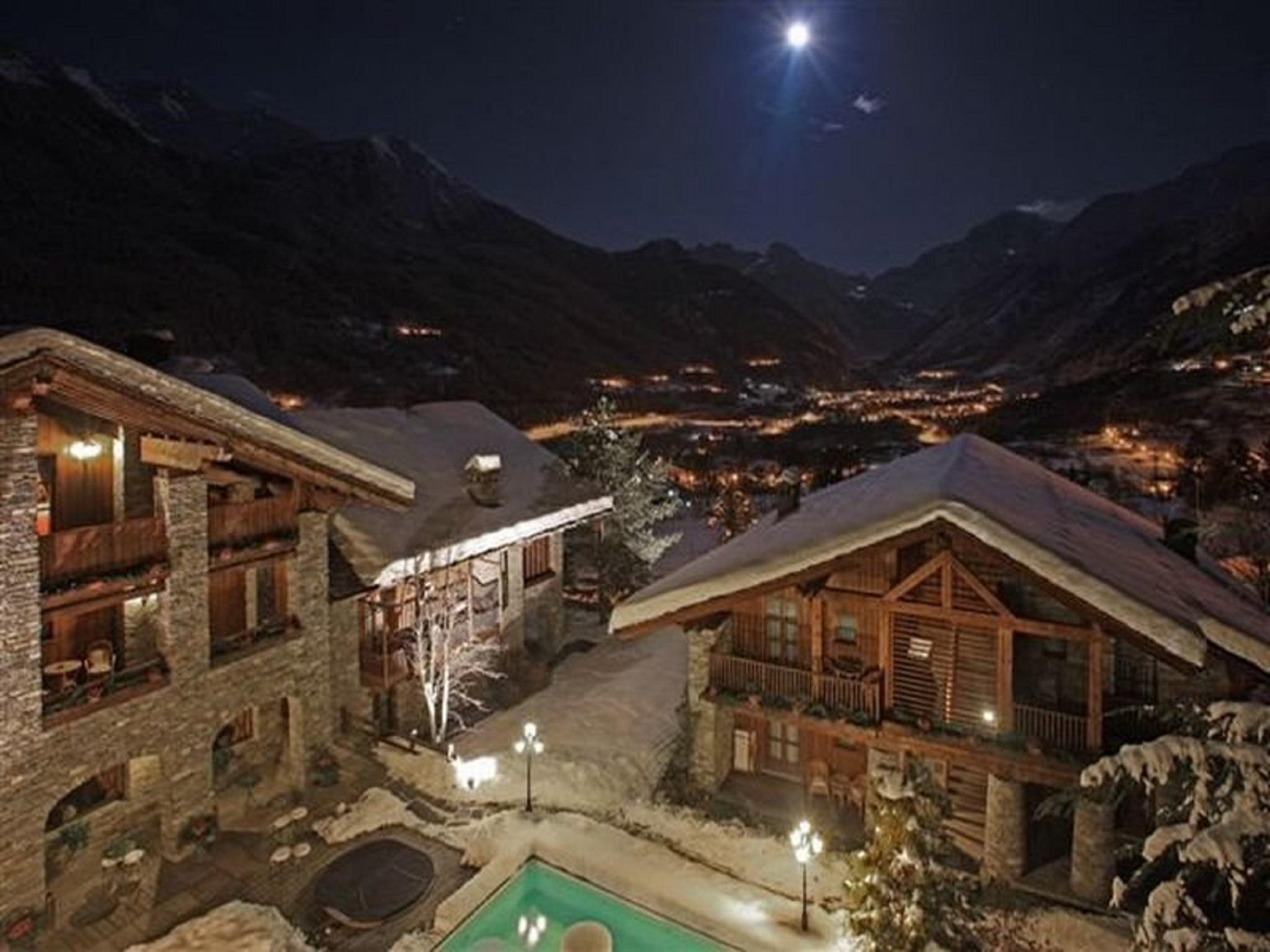 Hotel Village Montana By Les Etincelles Tignes Exterior photo